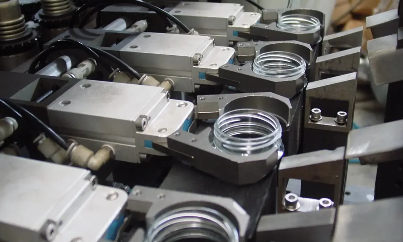 Shinepeak-PET Bottle Blow Molding Machine- (1)